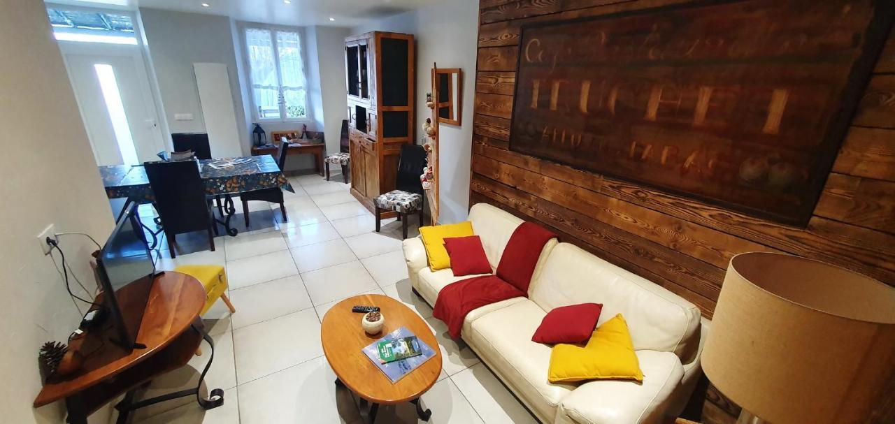 Gite Du Cafe Truchet Saint-Pancrace  Luaran gambar